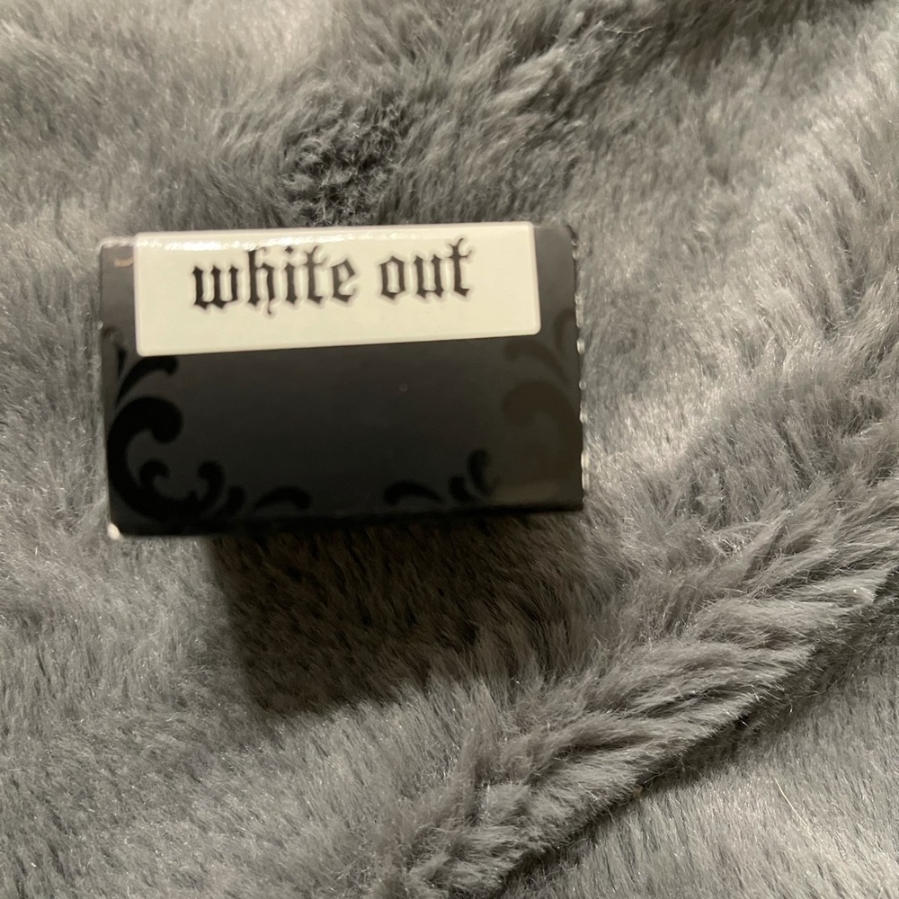 Kat Von D 24 hour Super Brow - Picture 2 of 6
